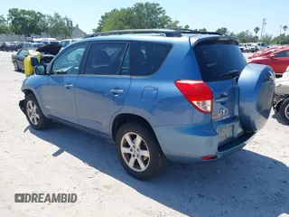 2008 Toyota RAV4 Limited с VIN JTMZD31V085093608, выставлен на аукционе IAAI как лот 42041980 с пробегом 127 613 миль миль и . История ставок и продаж доступна на DreamBid. Изображение 3.