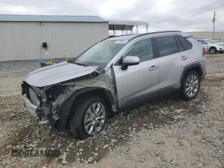2022 Toyota RAV4 XLE Premium with VIN 2T3C1RFV1NC191630, listed as a Copart auction lot 44198815 with 10,699 mi miles and Salvage Title. Bid and sale history available at carsss.com. Image 1.