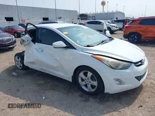 2013 Hyundai Elantra Limited z VIN 5NPDH4AE3DH316089, wystawiony jako IAAI lot #42316955 z przebiegiem 144 288 mil mil oraz . Historia ofert i sprzedaży dostępna na DreamBid. Obrazek 1.