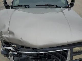 1998 GMC Suburban with VIN 3GKFK16R1WG510835, listed as a Copart auction lot 84566304 with 235,049 mi miles and Salvage Title. Bid and sale history available at carsss.com. Image 14.