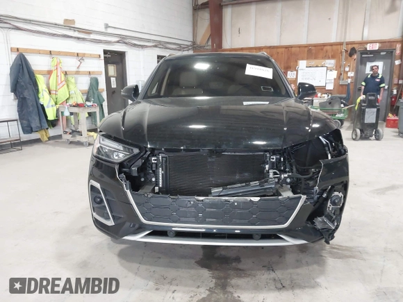 2024 Audi Q5 S line Premium with VIN WA1GAAFY8R2022421, listed as a IAAI auction lot 41918026 with 22,333 mi miles and . Bid and sale history available at DreamBid. Image 13.