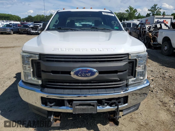 2017 Ford F-350 Platinum z VIN 1FT8W3B60HEC88640, wystawiony jako Copart lot #52675005 z przebiegiem 64 785 mil mil oraz Czysty tytuł • Clean title. Historia ofert i sprzedaży dostępna na DreamBid. Obrazek 5.