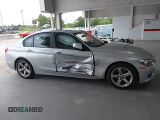 2013 BMW 3 Series 328i z VIN WBA3A5G58DNP18975, wystawiony jako IAAI lot #42401081 z przebiegiem 133 315 mil mil oraz . Historia ofert i sprzedaży dostępna na DreamBid. Obrazek 14.