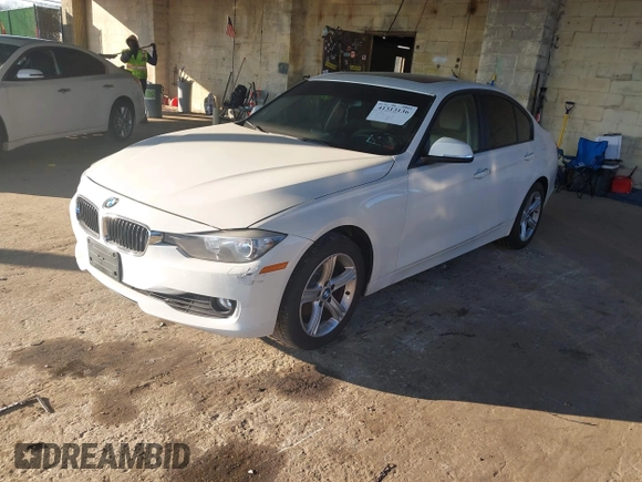 2013 BMW 3 Series 328i xDrive with VIN WBA3B5C56DF596114, listed as a IAAI auction lot 41313136 with 98,847 mi miles. Bid and sale history available at carsss.com. Image 18.
