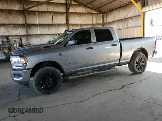 2020 Ram 2500 Tradesman z VIN 3C6UR5CL9LG148231, wystawiony jako Copart lot #60565695 z przebiegiem 172 705 mil mil oraz Czysty tytuł • Clean title. Historia ofert i sprzedaży dostępna na DreamBid. Obrazek 1.