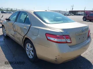 2011 Toyota Camry LE with VIN 4T1BF3EK5BU628968, listed as a IAAI auction lot 41988498 with 176,141 mi miles. Bid and sale history available at carsss.com. Image 3.