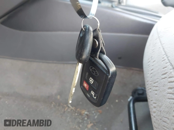2005 Hyundai Elantra GLS with VIN KMHDN46DX5U109033, listed as a IAAI auction lot 42586032 with 119,550 mi miles and . Bid and sale history available at DreamBid. Image 11.