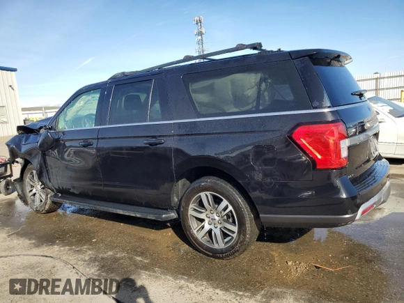 2024 Ford Expedition Max XLT with VIN 1FMJK1J87REA04437, listed as a Copart auction lot 45024725 with 32,368 mi miles and Salvage Title. Bid and sale history available at DreamBid. Image 2.