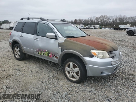 2005 Mitsubishi Outlander XLS with VIN JA4LX41F35U002094, listed as a Copart auction lot 42575725 with 276,096 mi miles and Salvage Title. Bid and sale history available at carsss.com. Image 4.
