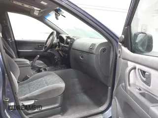 2003 Kia Sorento LX with VIN KNDJC733935175090, listed as a IAAI auction lot 41993732 with Not provided miles and . Bid and sale history available at DreamBid. Image 5.