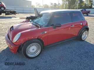 2002 MINI Hardtop S with VIN WMWRE33482TD57002, listed as a Copart auction lot 81811534 with Not Provided miles and Salvage Title. Bid and sale history available at DreamBid. Image 1.