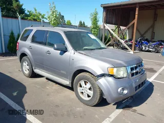 2008 Ford Escape XLT с VIN 1FMCU03198KC06063, выставлен на аукционе IAAI как лот 42672886 с пробегом 124 878 миль миль и . История ставок и продаж доступна на DreamBid. Изображение 1.