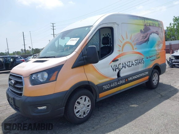 2020 Ford Transit z VIN 1FTYE1C89LKB18309, wystawiony jako IAAI lot #42086954 z przebiegiem 44 937 mil mil oraz . Historia ofert i sprzedaży dostępna na DreamBid. Obrazek 2.
