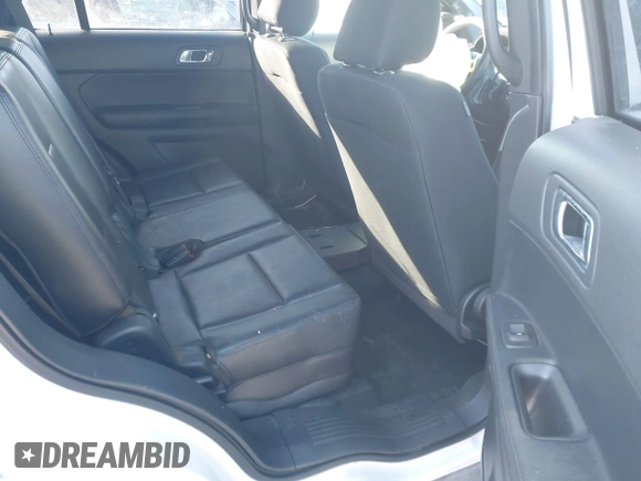 2014 Ford Police Interceptor Utility z VIN 1FM5K8ARXEGA33593, wystawiony jako IAAI lot #41342821 z przebiegiem 175 456 mil mil oraz . Historia ofert i sprzedaży dostępna na DreamBid. Obrazek 8.