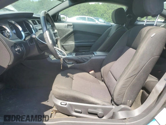 2014 Ford Mustang V6 with VIN 1ZVBP8AM4E5203128, listed as a Copart auction lot 62269305 with 91,749 mi miles and Clean title. Bid and sale history available at DreamBid. Image 7.