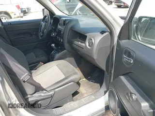 2013 Jeep Patriot Sport with VIN 1C4NJPBAXDD254864, listed as a IAAI auction lot 42019511 with 139,994 mi miles. Bid and sale history available at carsss.com. Image 5.