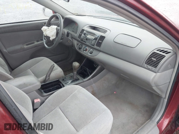 2004 Toyota Camry LE with VIN 4T1BE32K04U314445, listed as a IAAI auction lot 42017413 with 137,702 mi miles. Bid and sale history available at carsss.com. Image 5.