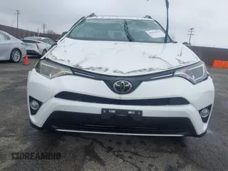 2018 Toyota RAV4 XLE with VIN 2T3WFREV0JW452030, listed as a IAAI auction lot 41915411 with 1 mi miles. Bid and sale history available at carsss.com. Image 13.