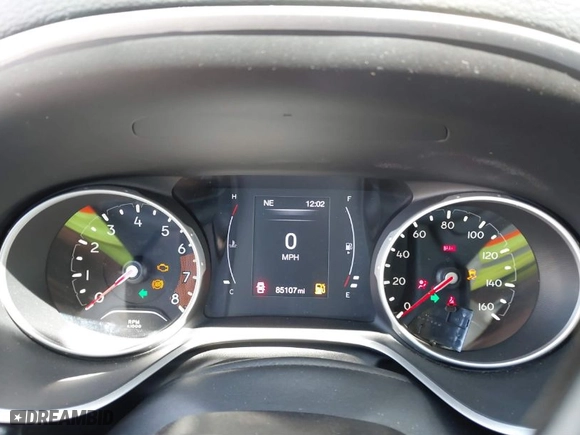 2018 Jeep Compass Latitude with VIN 3C4NJCBB3JT186592, listed as a IAAI auction lot 41776485 with 85,107 mi miles. Bid and sale history available at carsss.com. Image 7.