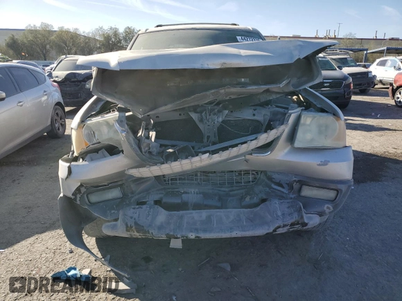 2004 Ford Expedition Special Service with VIN 1FMPU15L94LB28586, listed as a Copart auction lot 44272375 with 194,853 mi miles and Salvage Title. Bid and sale history available at carsss.com. Image 5.