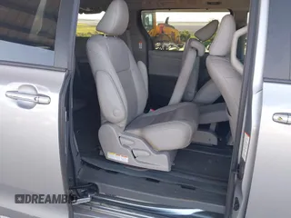 2017 Toyota Sienna XLE Auto Access Seat with VIN 5TDYZ3DC1HS805349, listed as a IAAI auction lot 42273787 with 184,347 mi miles and . Bid and sale history available at DreamBid. Image 8.