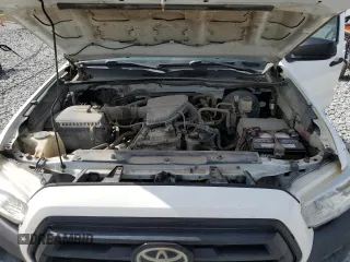 2020 Toyota Tacoma SR z VIN 5TFSX5EN4LX071140, wystawiony jako Copart lot #51860605 z przebiegiem 42 294 mil mil oraz Czysty tytuł • Clean title. Historia ofert i sprzedaży dostępna na DreamBid. Obrazek 11.