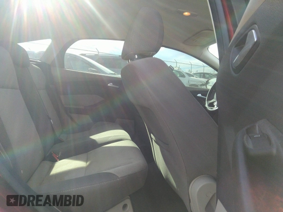 2013 Ford Focus SE with VIN 1FADP3K22DL209635, listed as a IAAI auction lot 35527377 with 91,180 mi miles. Bid and sale history available at carsss.com. Image 8.