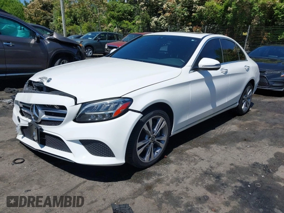 2019 Mercedes-Benz C 300 z VIN 55SWF8EB3KU297396, wystawiony jako IAAI lot #42064934 z przebiegiem 74 926 mil mil oraz . Historia ofert i sprzedaży dostępna na DreamBid. Obrazek 2.