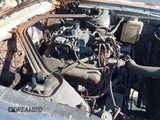 1967 Ford Mustang z VIN 0000007R01C215879, wystawiony jako IAAI lot #41377825 z przebiegiem Nie podano mil oraz . Historia ofert i sprzedaży dostępna na DreamBid. Obrazek 12.