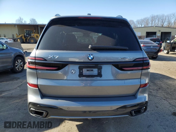 2025 BMW X7 xDrive40i with VIN 5UX23EM02S9W30056, listed as a Copart auction lot 50580665 with 0 mi miles and Salvage Title. Bid and sale history available at carsss.com. Image 6.
