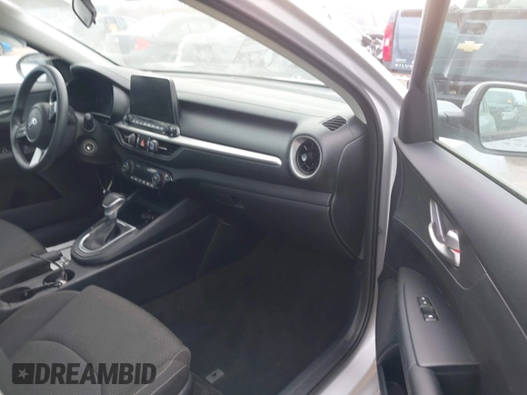 2019 Kia Forte LXS z VIN 3KPF24AD1KE006039, wystawiony jako IAAI lot #42076523 z przebiegiem 70 775 mil mil oraz . Historia ofert i sprzedaży dostępna na DreamBid. Obrazek 5.
