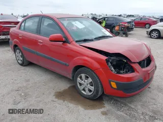 2008 Kia Rio LX with VIN KNADE123386354410, listed as a IAAI auction lot 40332735 with 139,828 mi miles. Bid and sale history available at carsss.com. Image 1.
