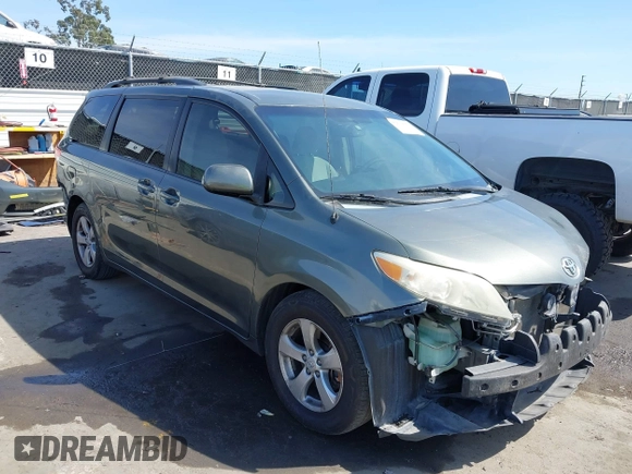 2013 Toyota Sienna LE AAS with VIN 5TDKK3DC8DS320002, listed as a IAAI auction lot 41839777 with 160,552 mi miles. Bid and sale history available at carsss.com. Image 1.