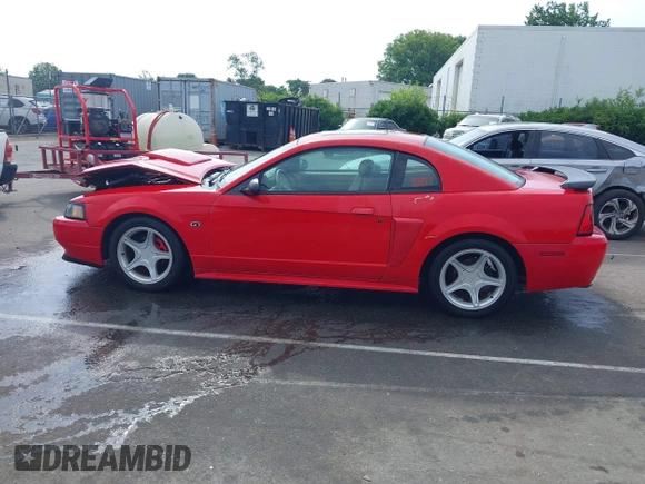 2002 Ford Mustang GT Deluxe z VIN 1FAFP42X32F161388, wystawiony jako IAAI lot #42271266 z przebiegiem 140 821 mil mil oraz . Historia ofert i sprzedaży dostępna na DreamBid. Obrazek 14.
