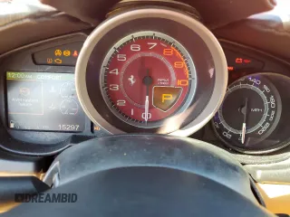 2011 Ferrari California z VIN ZFF65LJA1B0181831, wystawiony jako Copart lot #75098924 z przebiegiem 15 297 mil mil oraz Szkody całkowita. Historia ofert i sprzedaży dostępna na DreamBid. Obrazek 9.