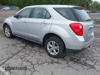 2013 Chevrolet Equinox LS z VIN 2GNFLCEK5D6281875, wystawiony jako IAAI lot #42390701 z przebiegiem 218 296 mil mil oraz . Historia ofert i sprzedaży dostępna na DreamBid. Obrazek 3.