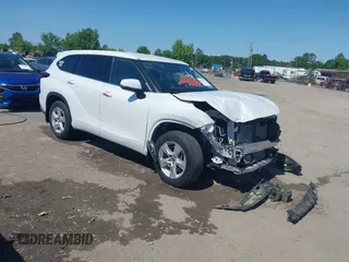 2022 Toyota Highlander L z VIN 5TDCZRBHXNS184202, wystawiony jako IAAI lot #42292281 z przebiegiem 15 141 mil mil oraz . Historia ofert i sprzedaży dostępna na DreamBid. Obrazek 1.