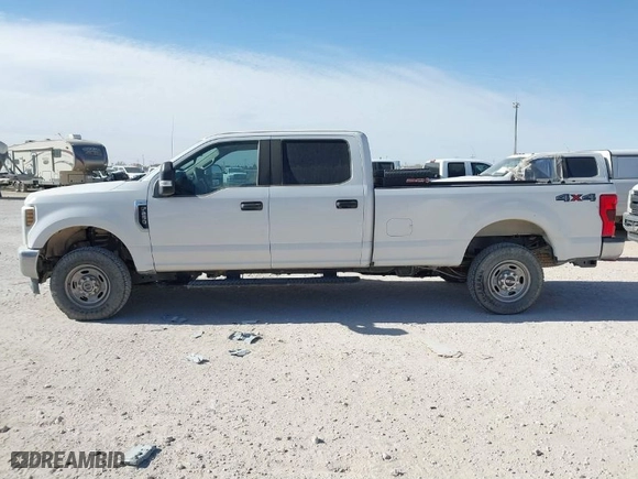 2019 Ford Super Duty F-250 SRW XL with VIN 1FT7W2B69KEC99875, listed as a IAAI auction lot 41675684 with 190,634 mi miles. Bid and sale history available at carsss.com. Image 14.