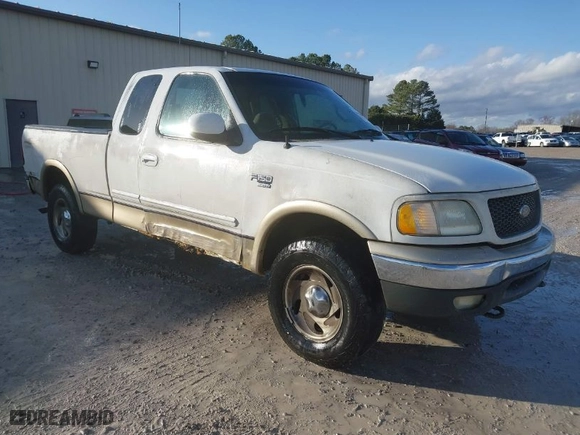 2000 Ford F-150 Work Series with VIN 2FTRX18W1YCA08159, listed as a IAAI auction lot 41473856 with 265,546 mi miles. Bid and sale history available at carsss.com. Image 1.