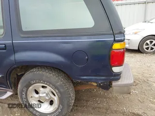 1995 Ford Explorer Eddie Bauer with VIN 1FMDU32X2SUB15613, listed as a IAAI auction lot 41863671 with 121,584 mi miles and . Bid and sale history available at DreamBid. Image 6.