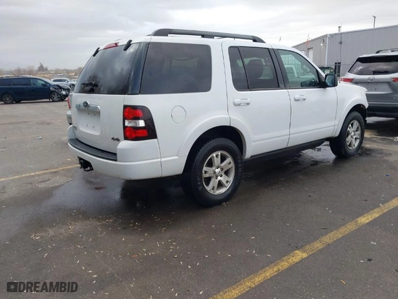2009 Ford Explorer XLT with VIN 1FMEU73E29UA35599, listed as a IAAI auction lot 41481413 with 123528 miles. Bid and sale history available at carsss.com. Image 4.