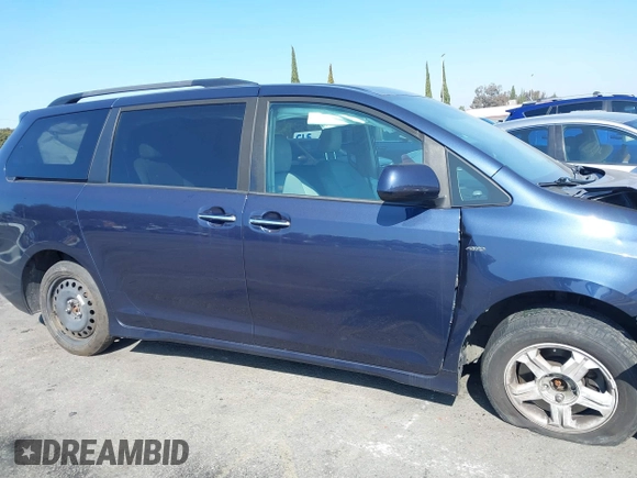 2019 Toyota Sienna XLE with VIN 5TDDZ3DC9KS220976, listed as a IAAI auction lot 41667049 with 92,568 mi miles and . Bid and sale history available at DreamBid. Image 13.