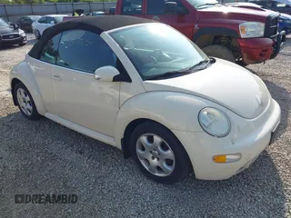 2003 Volkswagen Beetle GLS z VIN 3VWCK21YX3M311148, wystawiony jako IAAI lot #42415839 z przebiegiem 146 340 mil mil oraz . Historia ofert i sprzedaży dostępna na DreamBid. Obrazek 1.