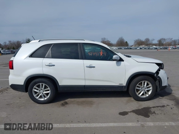 2014 Kia Sorento LX with VIN 5XYKTCA63EG545549, listed as a IAAI auction lot 41841324 with 173,813 mi miles and . Bid and sale history available at carsss.com. Image 13.