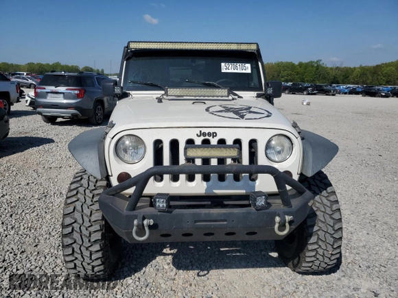 2008 Jeep Wrangler Unlimited X with VIN 1J4GB39128L576571, listed as a Copart auction lot 52706105 with 197,655 mi miles and Clean Title. Bid and sale history available at DreamBid. Image 5.