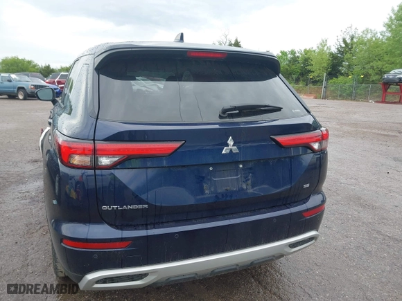 2024 Mitsubishi Outlander SE with VIN JA4J4VA84RZ044404, listed as a IAAI auction lot 42096457 with 18,084 mi miles. Bid and sale history available at carsss.com. Image 17.