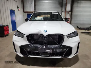2026 BMW X5 M60i z VIN 5UX33EU09T9014506, wystawiony jako Copart lot #58346625 z przebiegiem 1 367 mil mil oraz Czysty tytuł • Clean title. Historia ofert i sprzedaży dostępna na DreamBid. Obrazek 5.