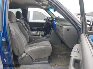 2003 Chevrolet Silverado 1500 LS with VIN 2GCEC19T031299689, listed as a IAAI auction lot 41575142 with 117,830 mi miles. Bid and sale history available at carsss.com. Image 5.