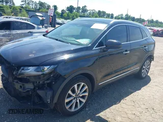 2019 Lincoln MKC Reserve with VIN 5LMTJ3DH1KUL09136, listed as a IAAI auction lot 39771852 with 72,145 mi miles and . Bid and sale history available at carsss.com. Image 18.