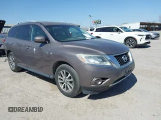 2014 Nissan Pathfinder SV with VIN 5N1AR2MN2EC626243, listed as a IAAI auction lot 41774399 with 146,363 mi miles. Bid and sale history available at carsss.com. Image 1.